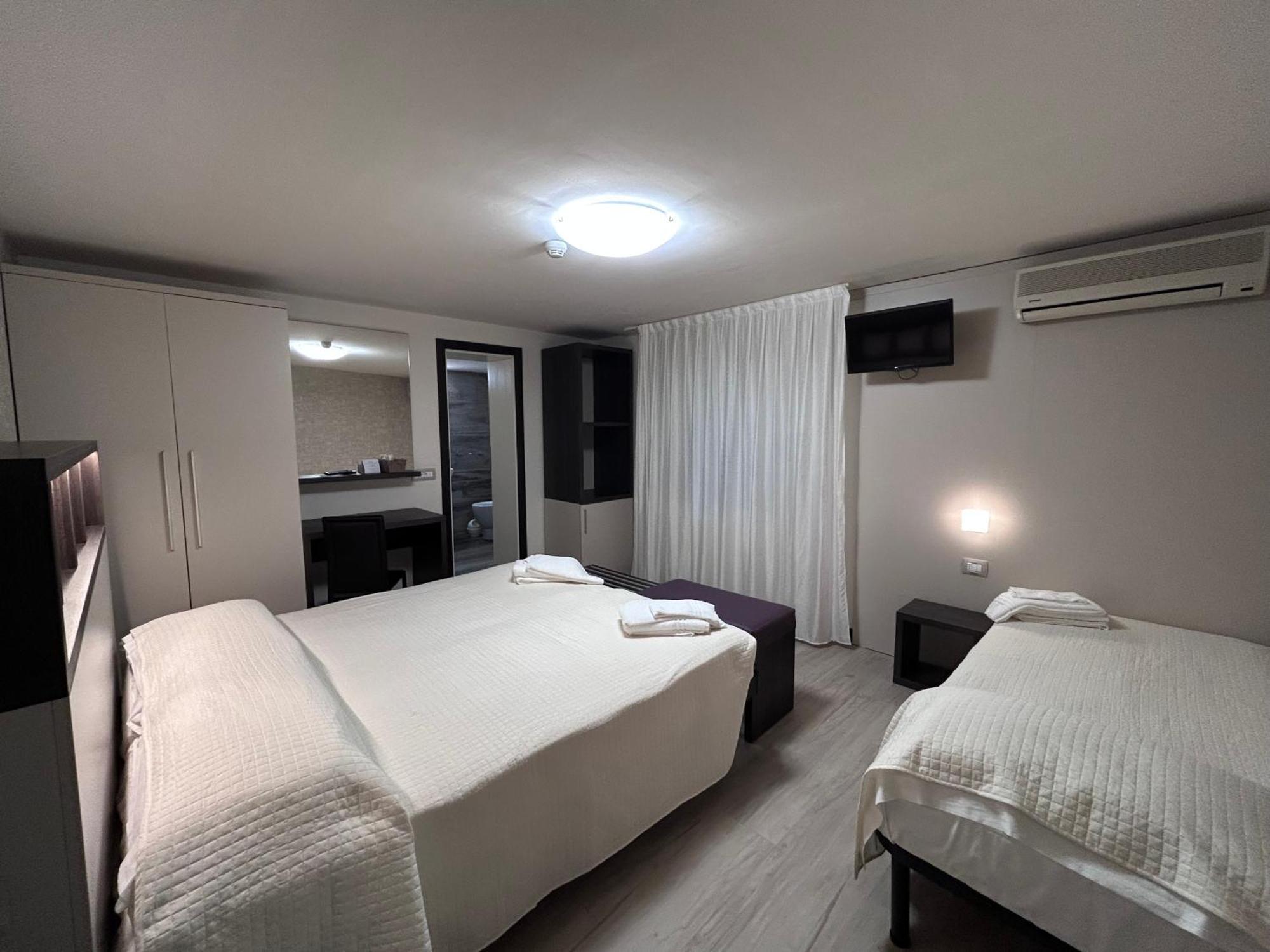 Hotel Letizia Rimini Exterior photo